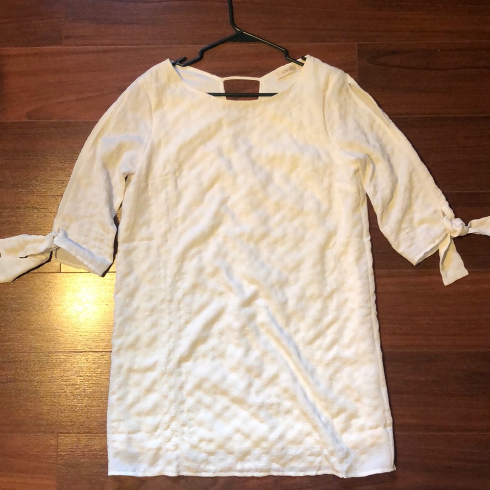 White textured shift dress sz M